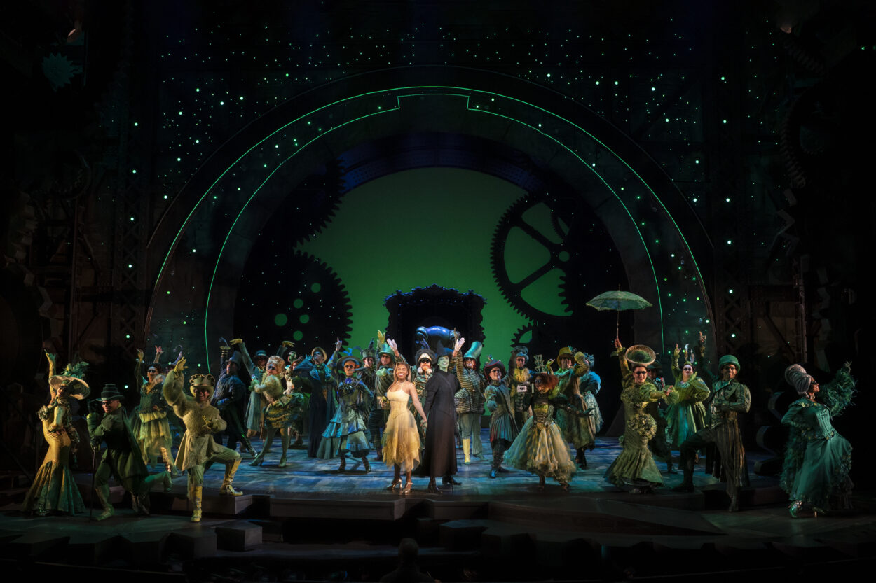 0264_The-Company-of-WICKED.-Photo-by-Joan-Marcus-2022.-1250x833.jpg