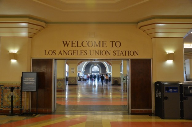 DSC 0313 625x415 歴史的建造物にも指定されているロサンゼルス・ユニオン・ステーション ～空港とは違う旅の情緒が感じられる駅～《ホップオンホップオフ観光バス＝37番停留所》
