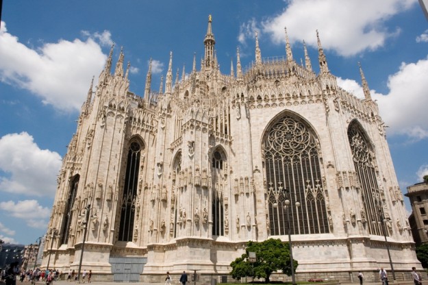 Duomo_In_Milan_Italy_1892526